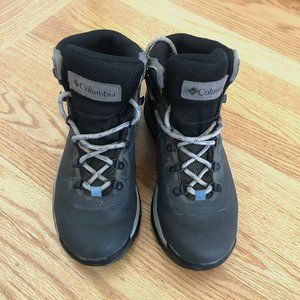 Columbia Women's Newton Ridge Hiking Boots